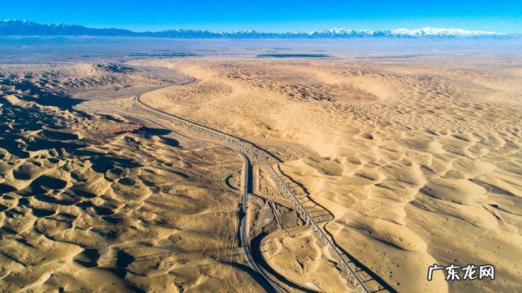 敦煌铁路难度为何不亚于青藏铁路，修建究竟有多难？