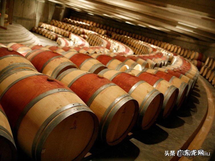 红葡萄酒怎么喝?红葡萄酒的‘红颜色’是怎么来的?