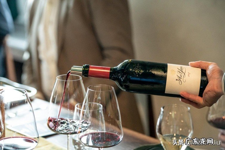红葡萄酒怎么喝?红葡萄酒的‘红颜色’是怎么来的?