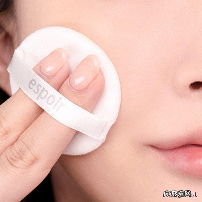 不同肤质肤况化妆的技巧 女生怎样化妆自然又好看不脱妆