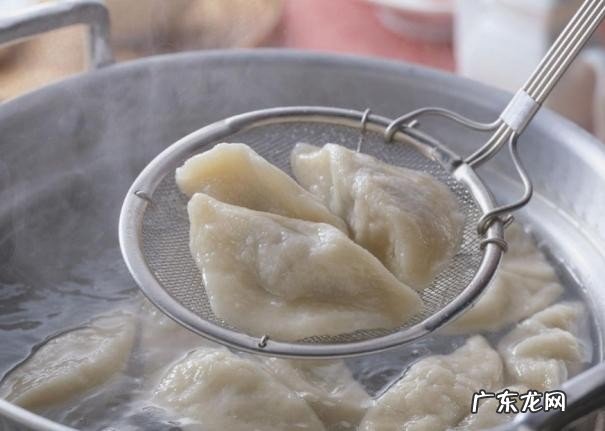 教你不破皮不漏馅的正确做法 冻饺子一般煮几分钟