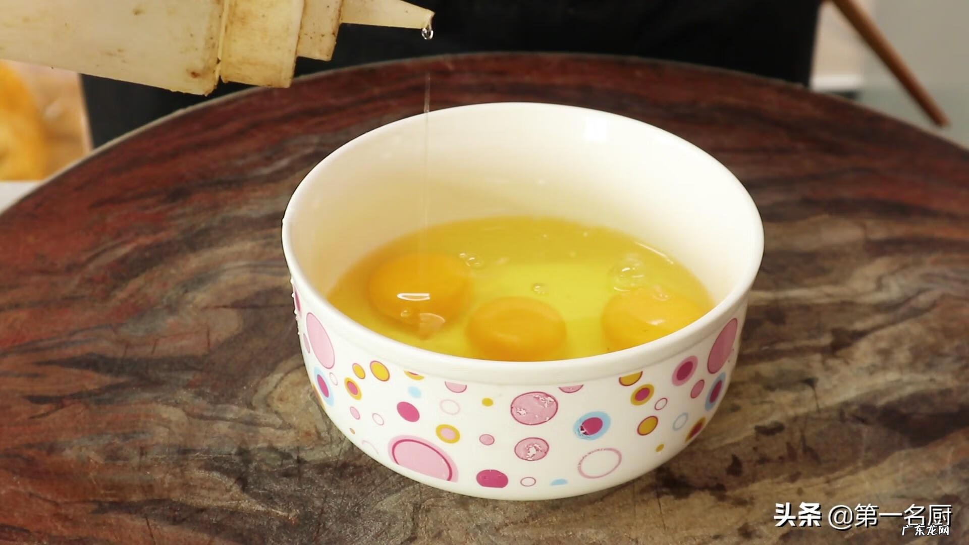 鸡蛋怎样炒又嫩又好吃 鸡蛋怎么炒好吃