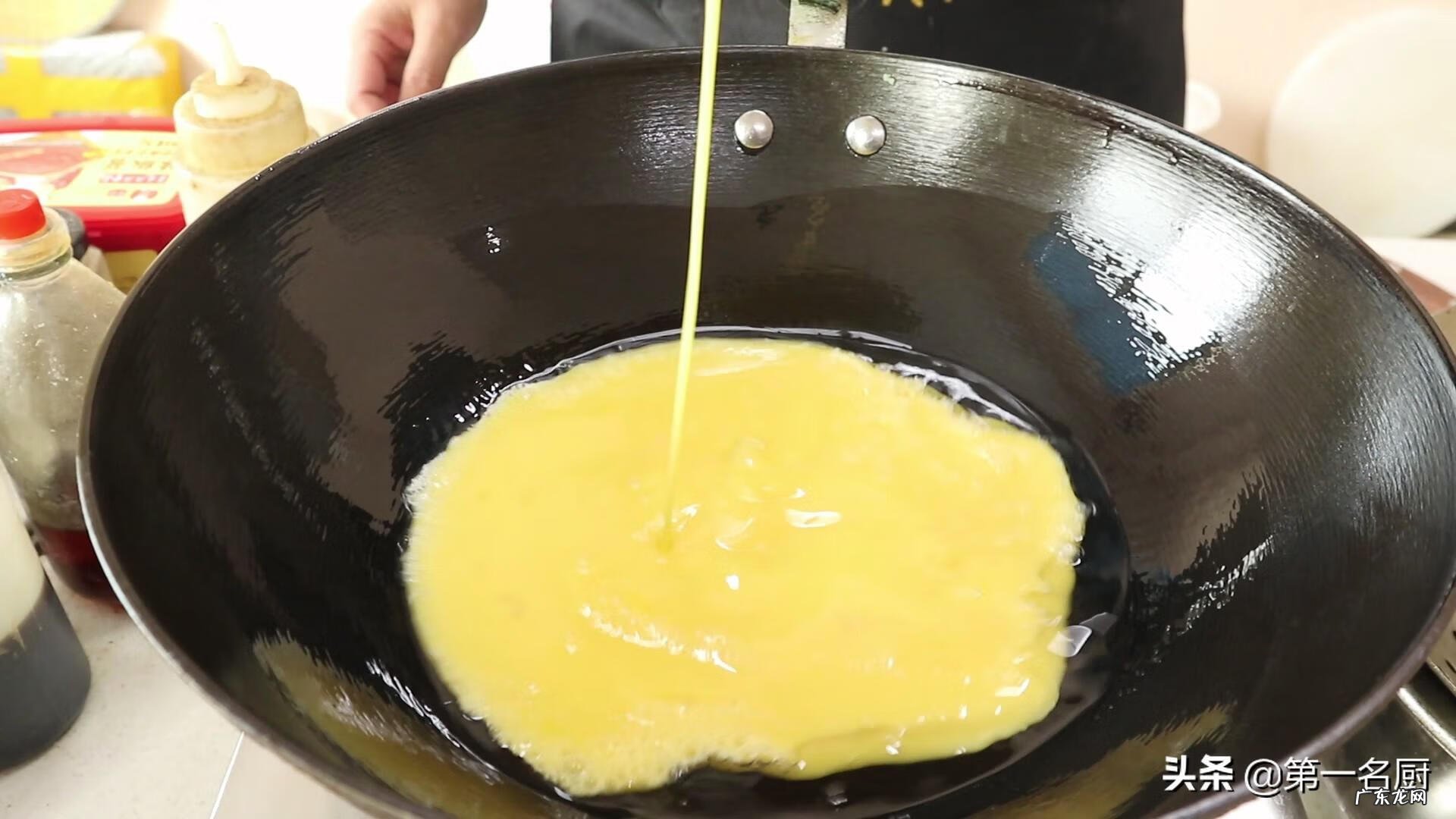 鸡蛋怎样炒又嫩又好吃 鸡蛋怎么炒好吃