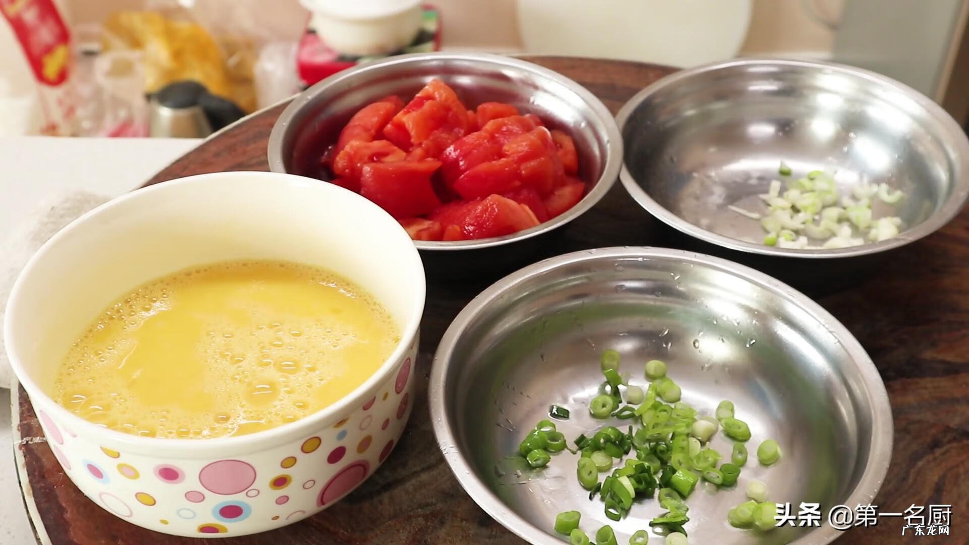 鸡蛋怎样炒又嫩又好吃 鸡蛋怎么炒好吃