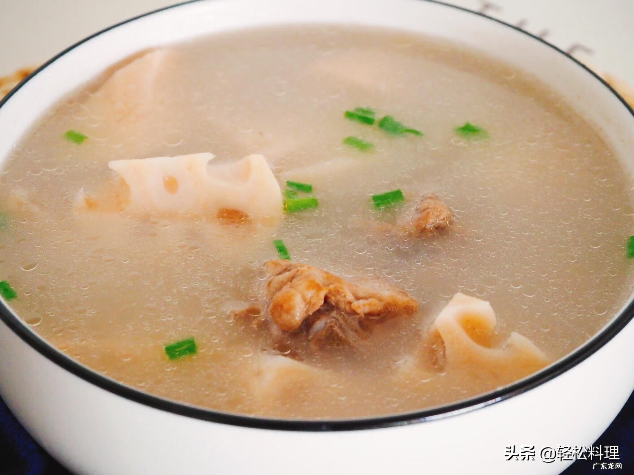 广东莲藕排骨汤的材料 莲菜排骨汤有什么好处