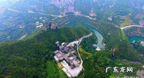 飞越航拍风水 航拍大山里的风水大师