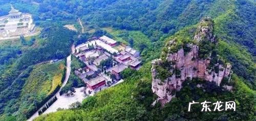 飞越航拍风水 航拍大山里的风水大师