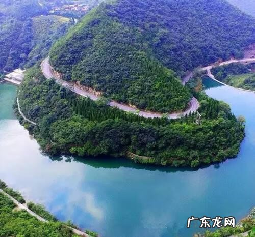 飞越航拍风水 航拍大山里的风水大师