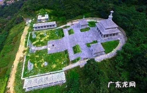 飞越航拍风水 航拍大山里的风水大师