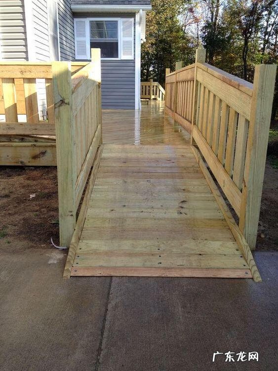 入户门是斜的 进门过道是斜的