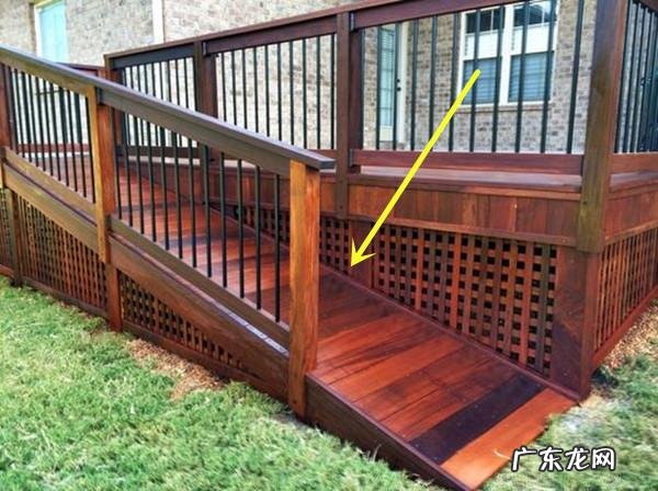 入户门是斜的 进门过道是斜的