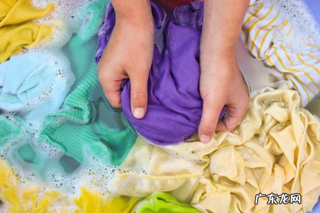 头发上搓一搓啤酒妙用真不错 用啤酒可以洗头发吗