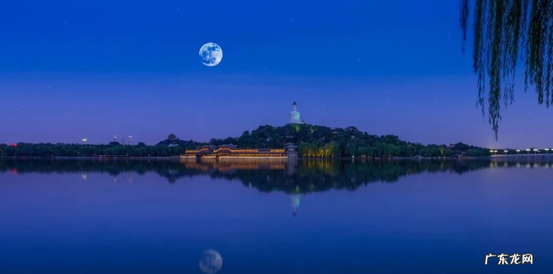 描写中秋节的诗句有哪些 关于中秋节的诗句有哪些