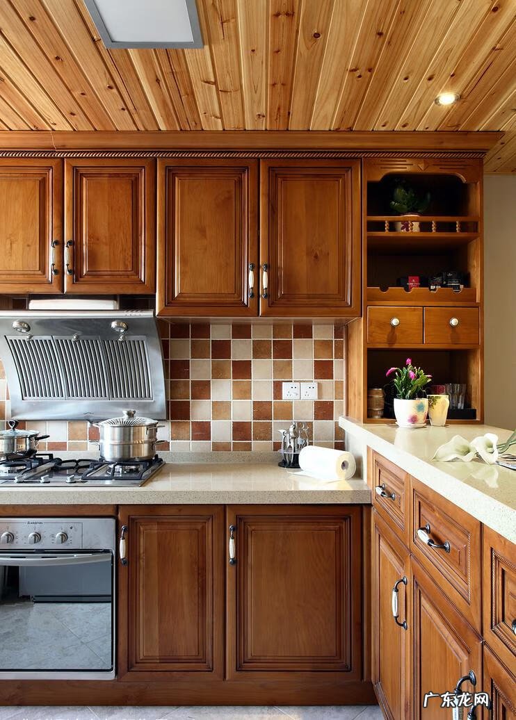 防雷开关插座图片 防雷排插 知乎