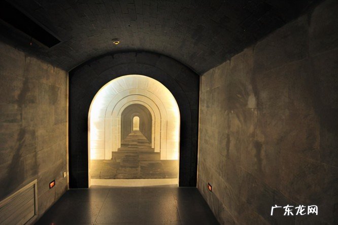 没人觉得明朝历史很诡异吗？带你盘点明朝为什么有两个首都