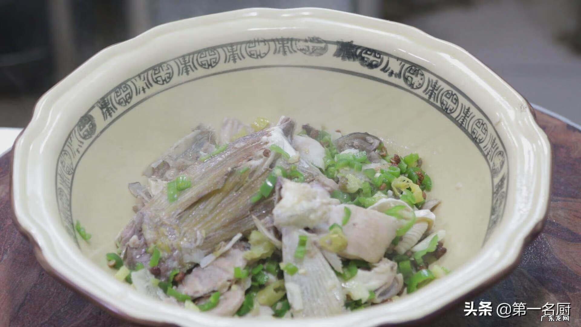 鲤鱼怎么蒸着吃好吃 鲤鱼怎么做好吃又嫩