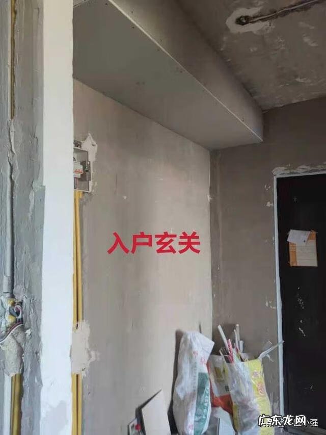 进门玄关柜 说说进门玄关柜上摆什么对风水好