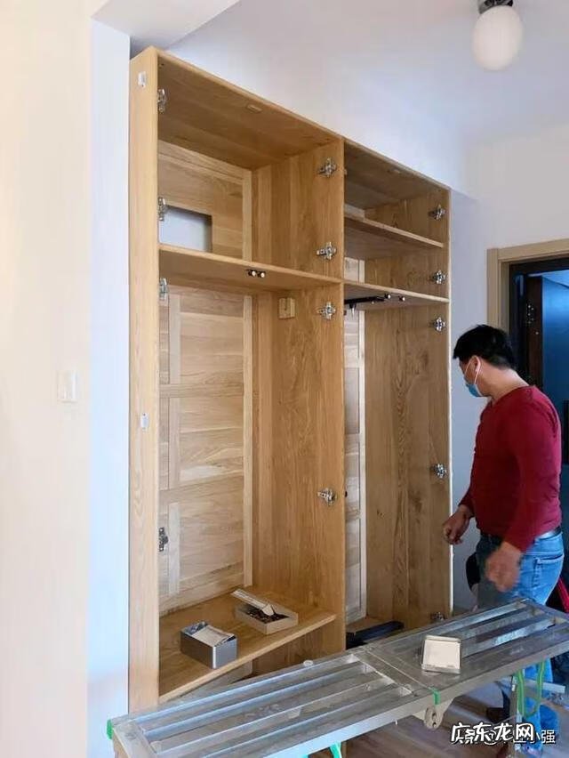 进门玄关柜 说说进门玄关柜上摆什么对风水好