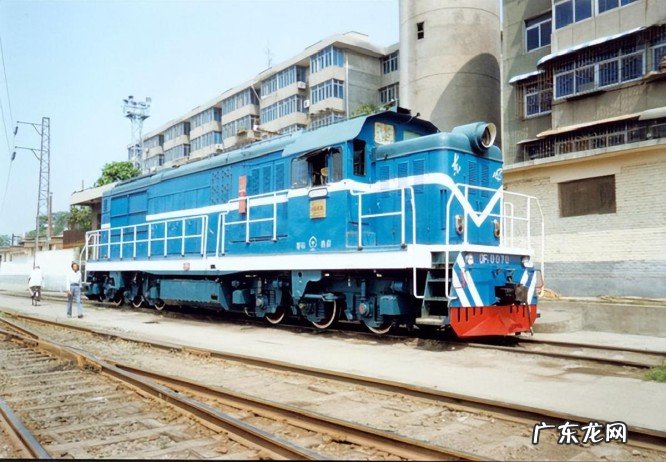 中国铁路机车发展史，回顾中国铁路机车是如何一步一步发展起来的