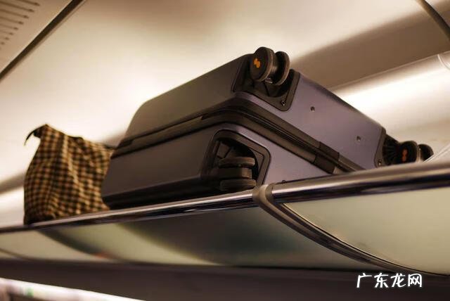 拉杆箱买什么颜色好风水 行李箱什么颜色好风水