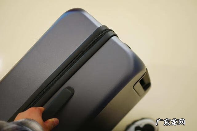 拉杆箱买什么颜色好风水 行李箱什么颜色好风水