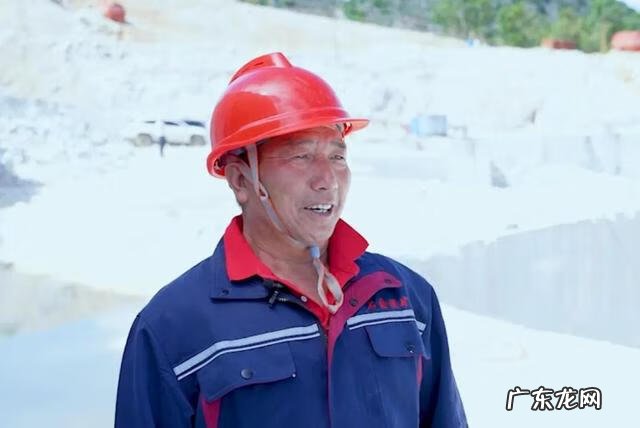 摆件石头放在什么位置好 3个山头的石头风水摆件图片