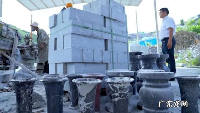 摆件石头放在什么位置好 3个山头的石头风水摆件图片