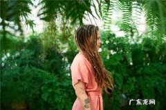 一个女人最潇洒的状态是自我 在生活中洒脱的女人的表现有哪些方面
