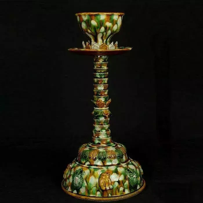 唐三彩釉色哪三彩 唐三彩是基本釉色