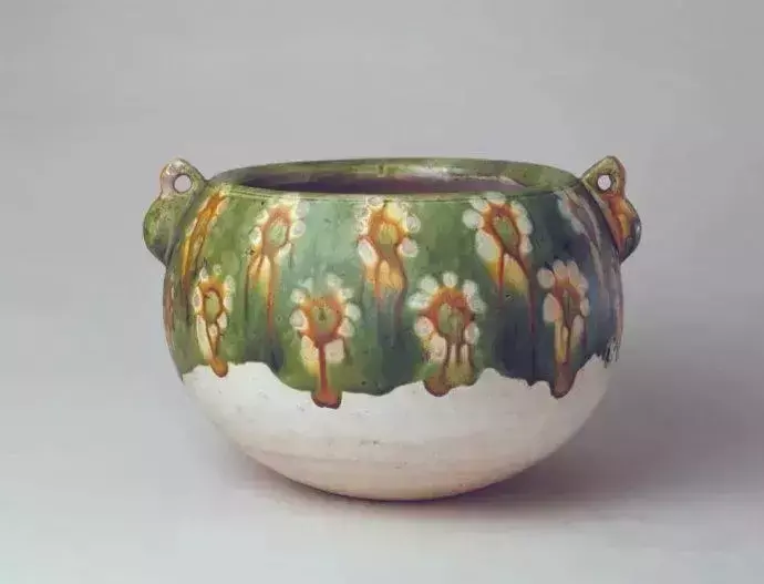 唐三彩釉色哪三彩 唐三彩是基本釉色