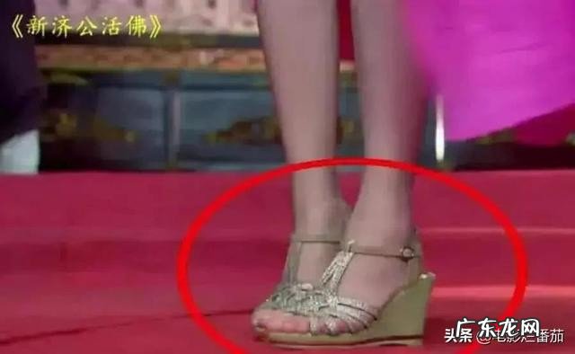 盘点那些哭笑不得的穿帮镜头 影视剧中穿帮镜头图片大全