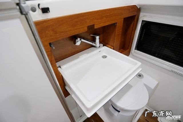 霞客乐四驱越野房车价格介绍 锐骐霞客乐多功能越野旅居车怎么样