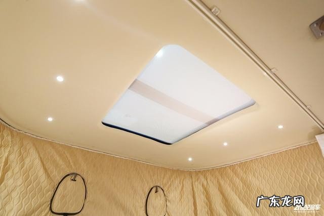 霞客乐四驱越野房车价格介绍 锐骐霞客乐多功能越野旅居车怎么样