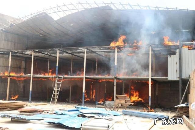 农村平房顶彩钢瓦好不好 平房顶搭彩钢瓦的好坏处