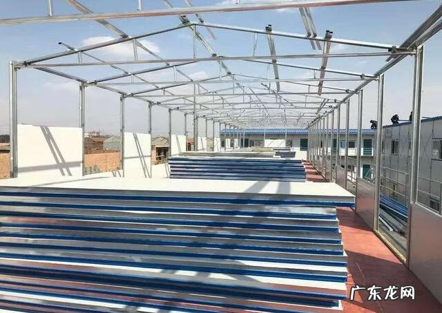 农村平房顶彩钢瓦好不好 平房顶搭彩钢瓦的好坏处