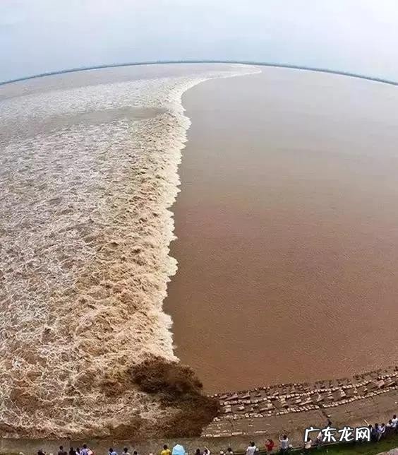 钱塘江大潮形成的原因是什么 钱塘江观潮最佳时间和地点介绍
