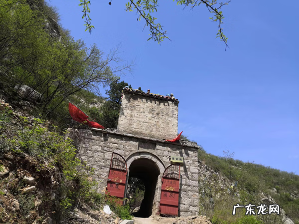江苏苍龙山风景区 苍龙山上的风水大师