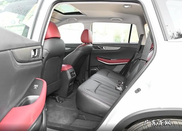 2022长安cs75蓝鲸版1.5t配6at 长安cs75价格及图片大全新款怎么样