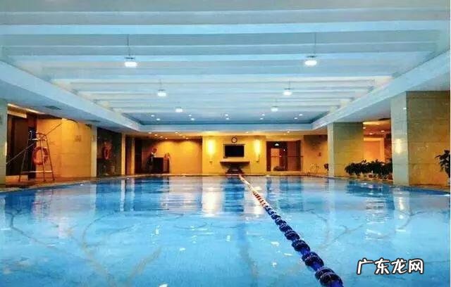 房子前面是游泳池风水 西边游泳馆风水好吗吗