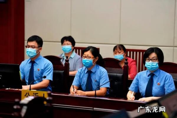 法子英执行现场图片 法子英把人关铁笼