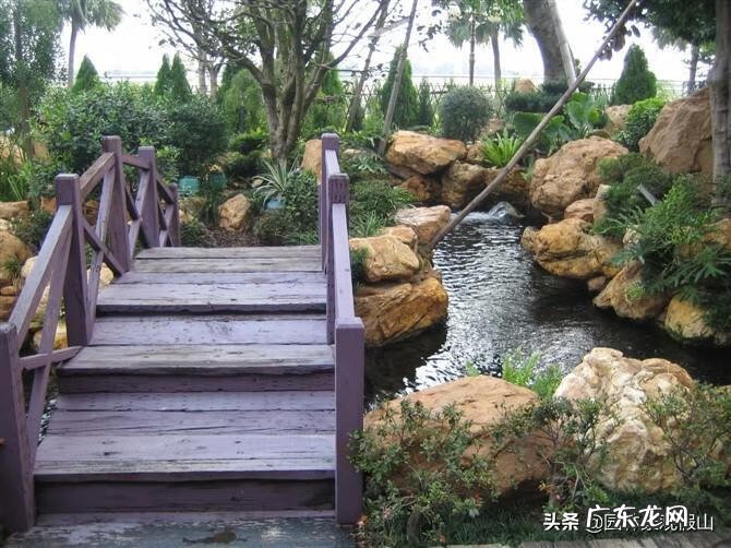 庭院假山鱼池位置 家庭假山鱼池风水制作