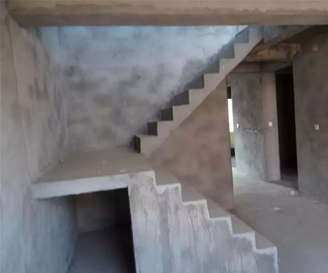 楼梯16步的风水 楼梯13步14级风水