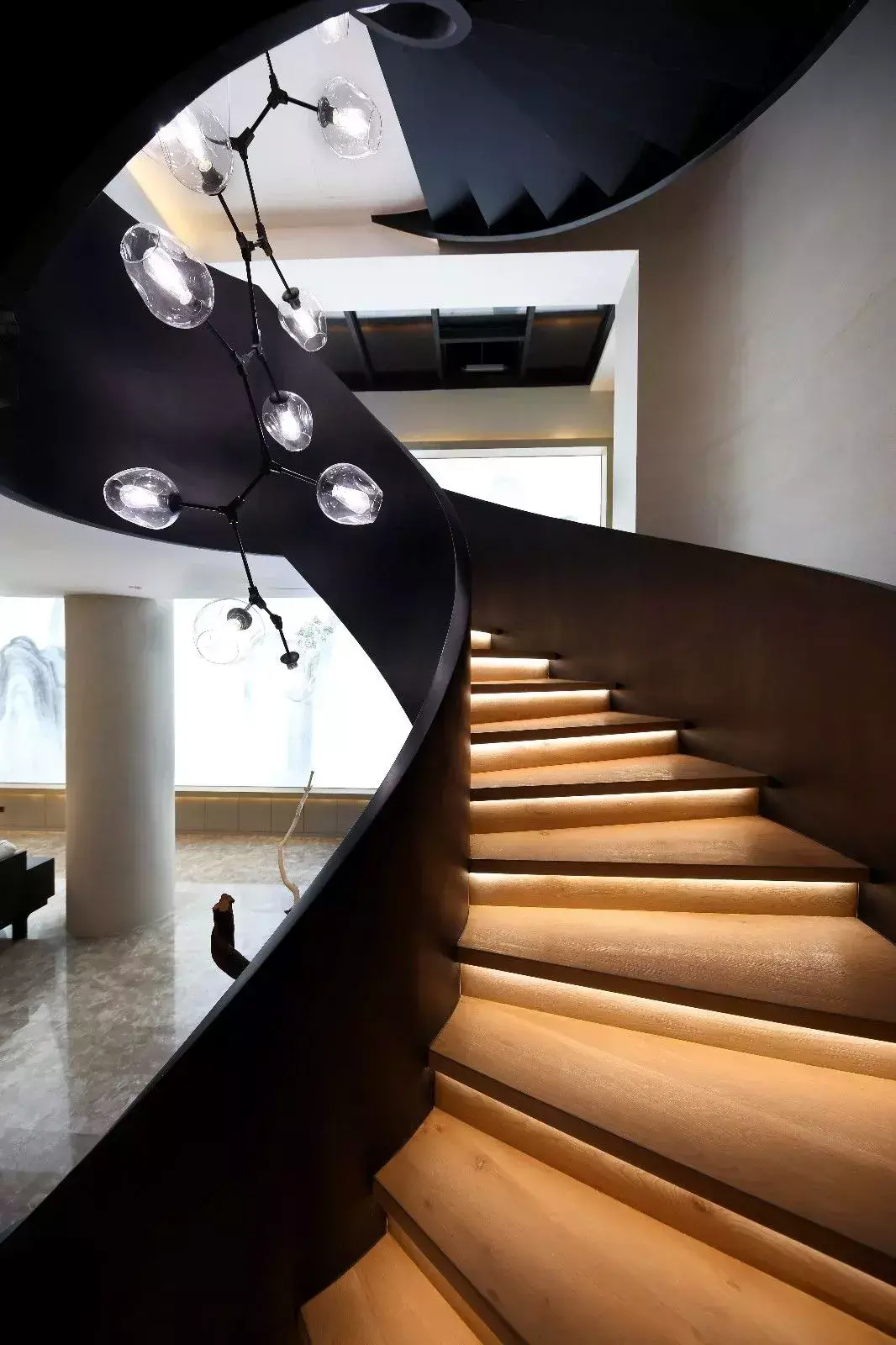 楼梯16步的风水 楼梯13步14级风水