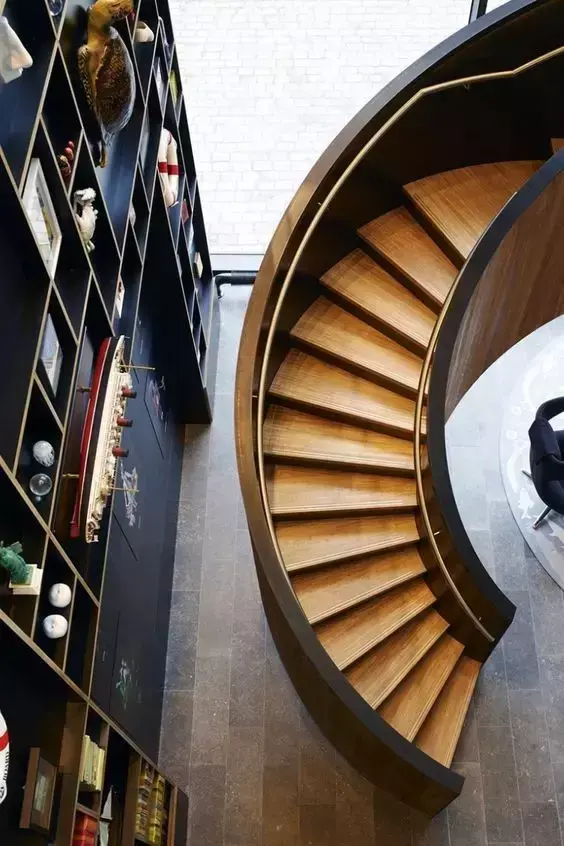 楼梯16步的风水 楼梯13步14级风水