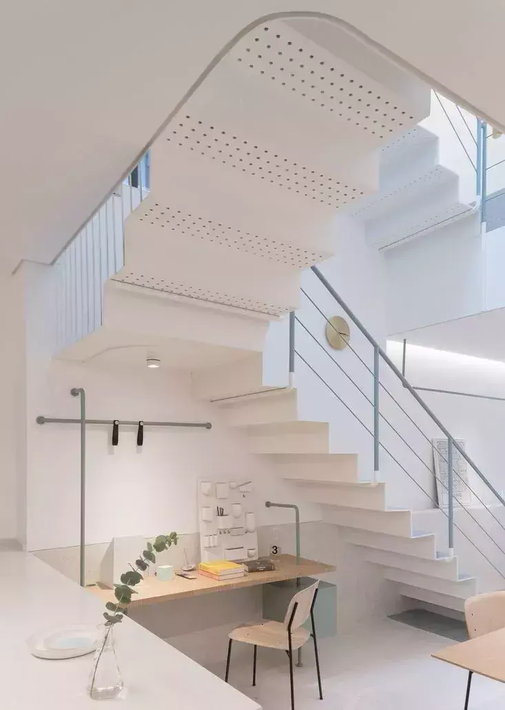 楼梯16步的风水 楼梯13步14级风水