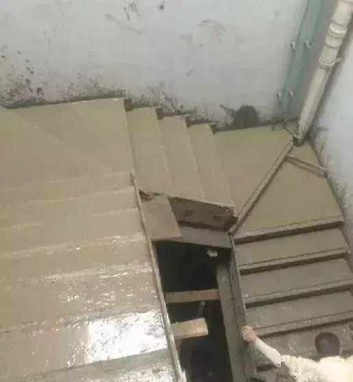 楼梯16步的风水 楼梯13步14级风水