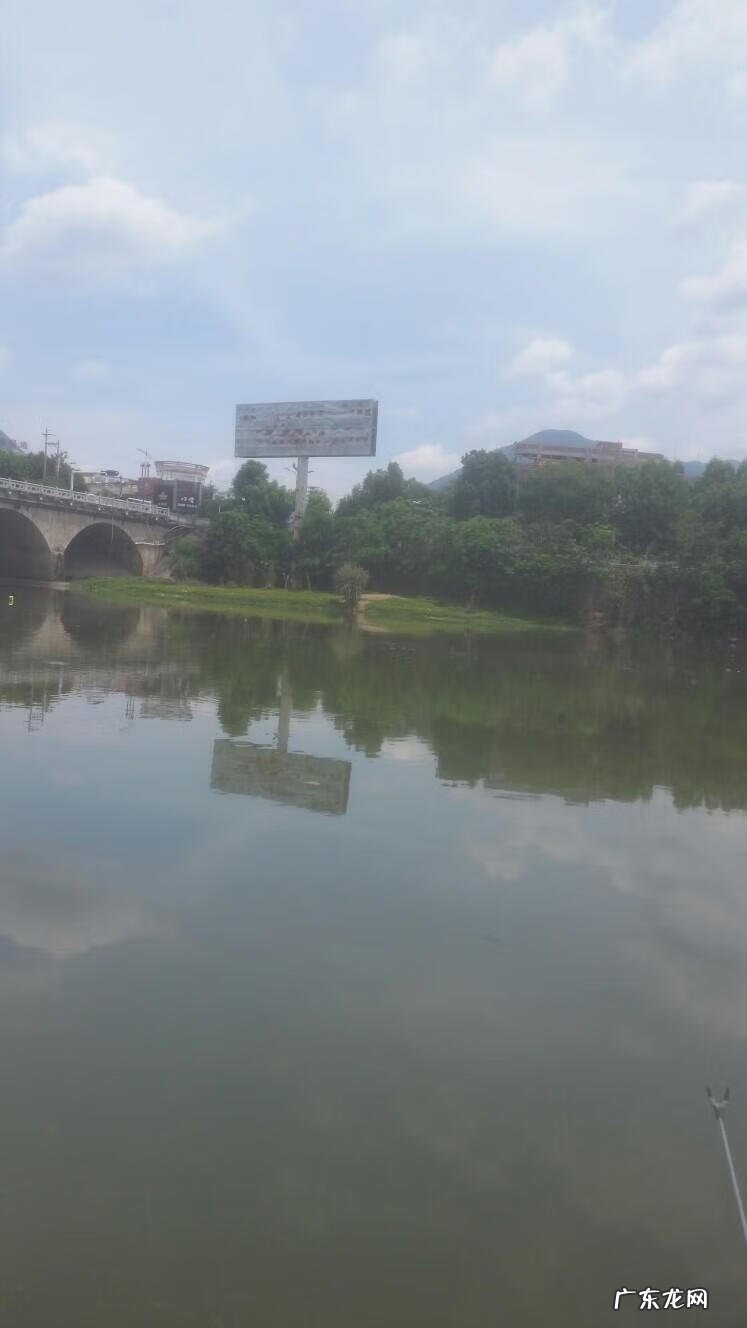 晚上钓鱼遇到怪事 夜钓遇到风水宝地好吗