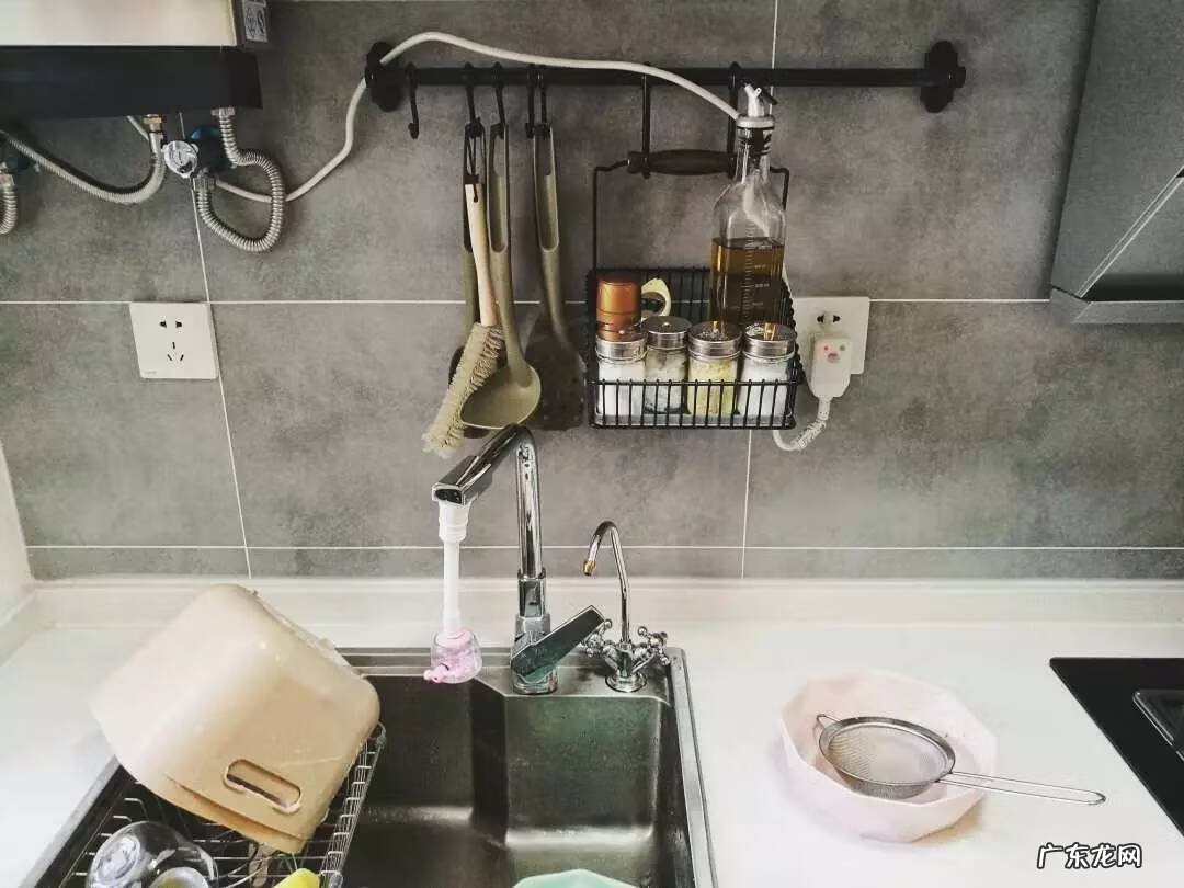 油里有水为什么会溅的原因 风水轮往外溅水是什么原因呢