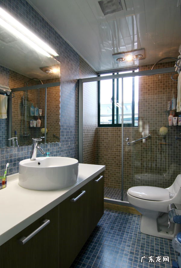 塑料罐子装食盐可以吗 马桶底下罐子里放盐风水好吗