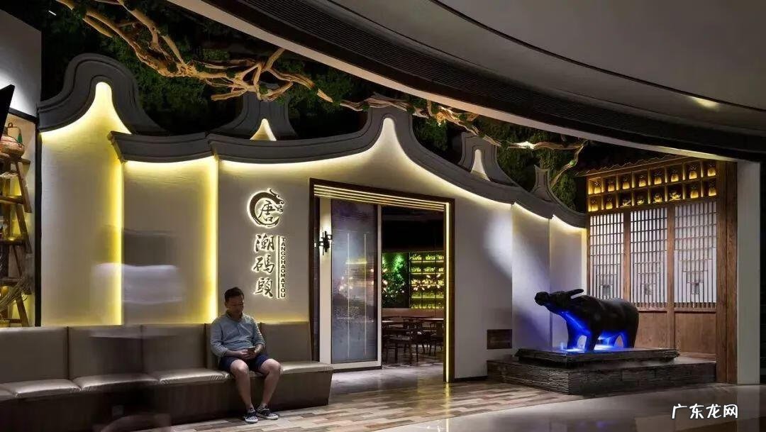 店铺招牌颜色风水 服装店招牌什么颜色最好